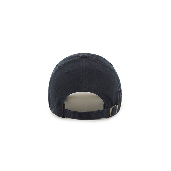 This is the back of the black hat and shows the adjustable strap. It adjusts via a belt.