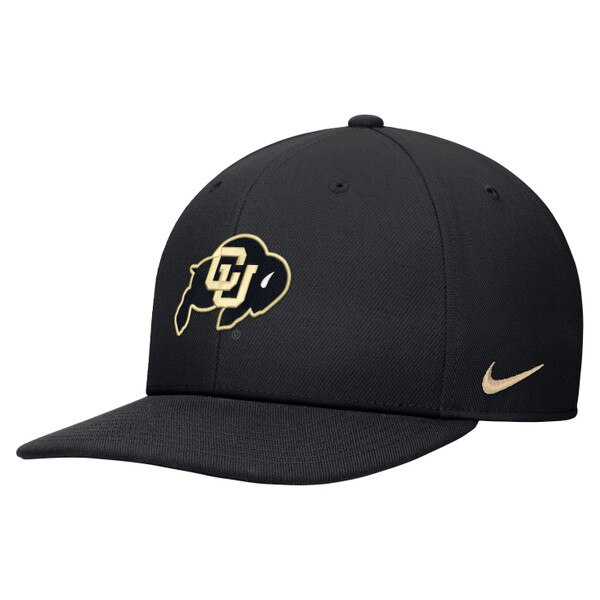 A side angle pic of the black cap with a nike swoosh on the side.