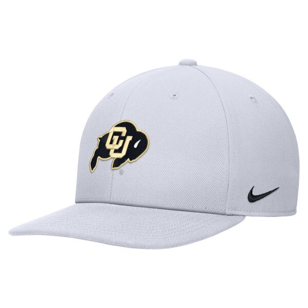 A side angle pic of the white cap with a nike swoosh on the side.