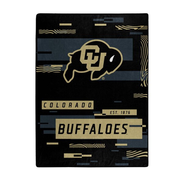 This blanket has a very unique pattern. The Colorado and Buffaloes printings have a gold rectangular background. Alternating gold swirls can be seen in the rectangles that decorate the background.